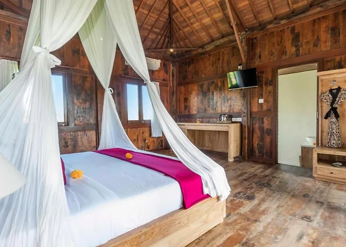 Gayatri Retreat Hotel 4*