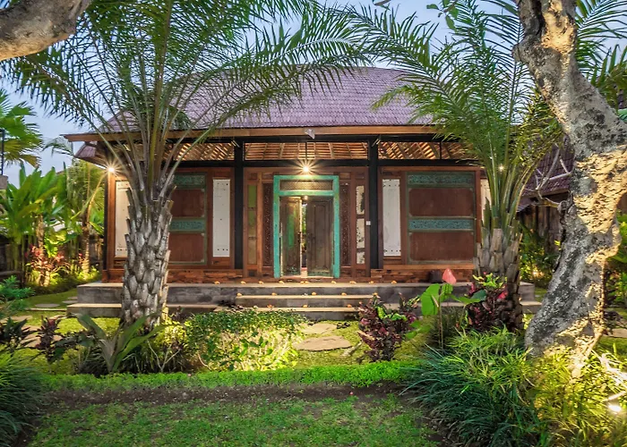 Gayatri Retreat ホテル 4*